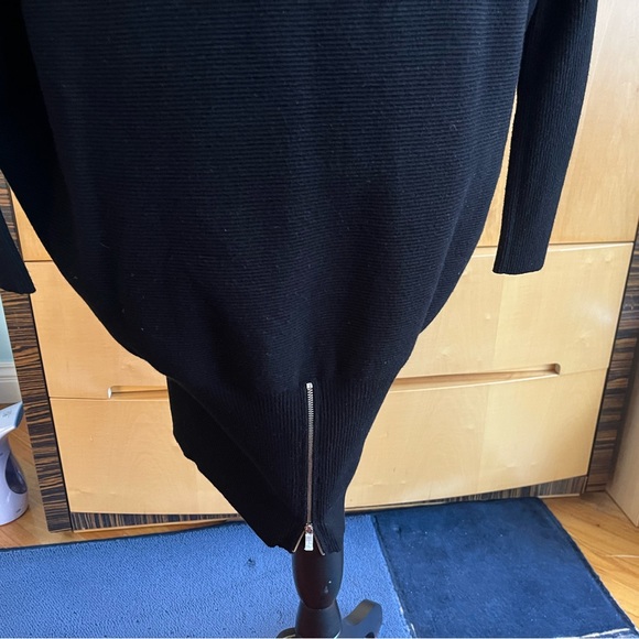 Dress/top with the zipper on the back - Picture 3 of 3